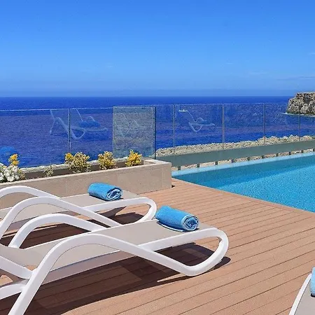 Cala'n Blanes Sleeps 9 Pool Air Con Wifi