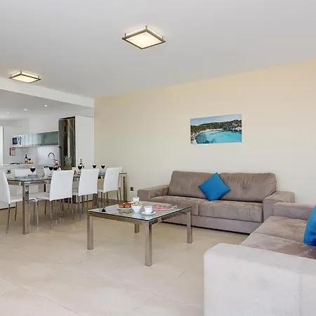 Cala'n Blanes Sleeps 9 Pool Air Con Wifi 别墅